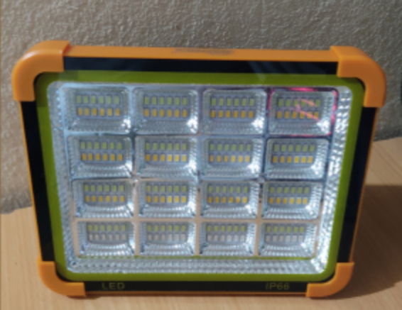 Lampes solaires LED et rechargeables par Current disponibles en Guinée Conakry